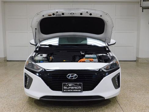Used 2018 Hyundai Ioniq Limited FWD image 14