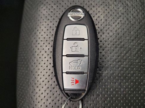 Used 2015 Nissan Rogue SL w/ SL Premium Package image 32