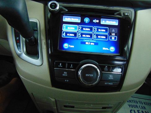 Used 2017 Honda Odyssey SE image 17