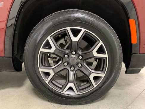 Used 2023 Jeep Wagoneer Series III w/ Rear Seat Video Group 1 image 12