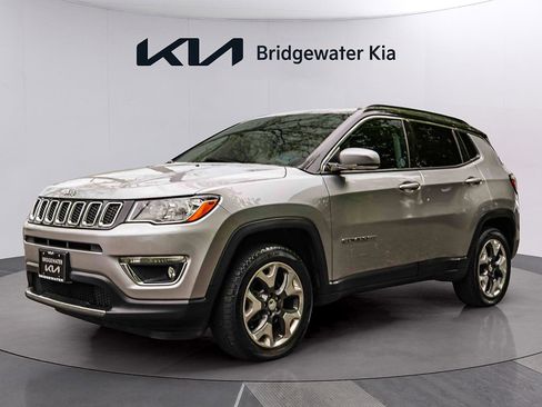 Used 2018 Jeep Compass Limited w/ Navigation Group AWD/4WD image 3