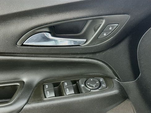 Used 2024 Chevrolet Equinox LT w/ LPO, Floor Liner Package AWD/4WD image 16