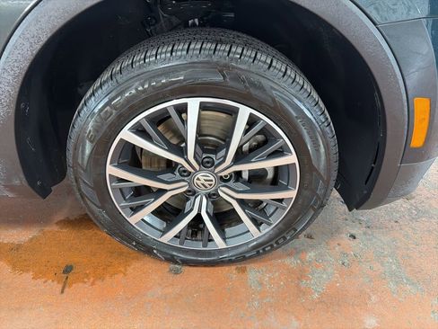 Used 2019 Volkswagen Tiguan SE FWD image 10