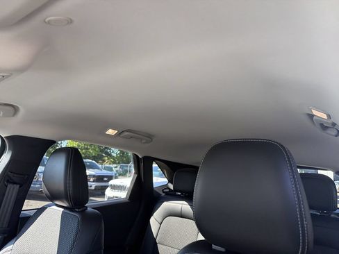 Used 2025 Ford Escape SE FWD image 28