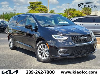 Used 2026 Chrysler Pacifica Limited