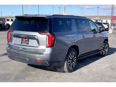 Used 2022 GMC Yukon XL AT4 w/ AT4 Premium Plus Package image 15