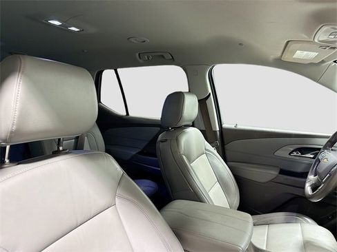 Used 2019 Chevrolet Traverse LT w/ LPO, Black Accent Package image 31