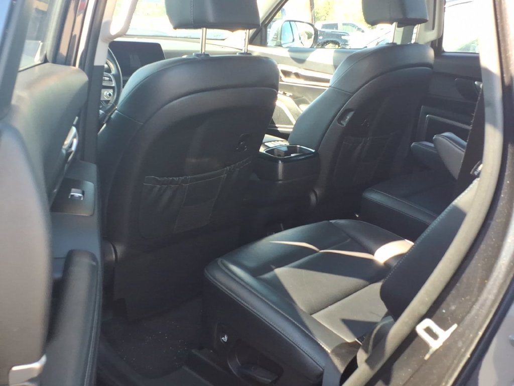 Used 2025 Kia Telluride S AWD/4WD image 19