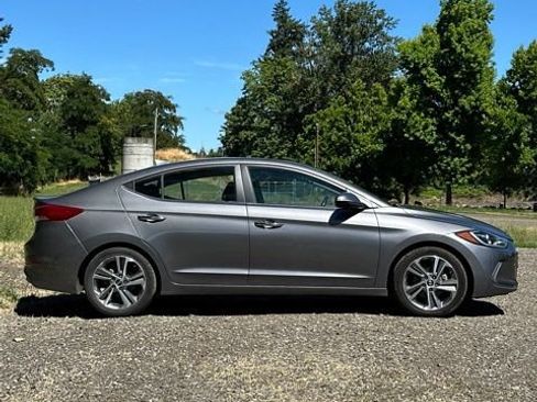 Used 2017 Hyundai Elantra Limited w/ Limited Ultimate Package 05 FWD image 9
