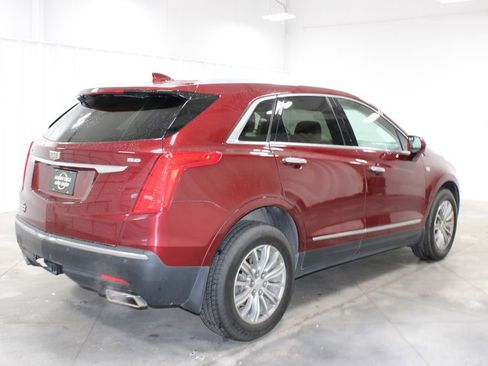 Used 2017 Cadillac XT5 Luxury image 9
