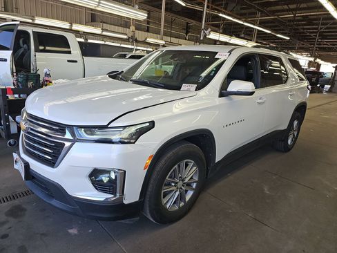 Used 2022 Chevrolet Traverse LT FWD image 2