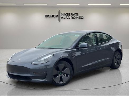 Used 2023 Tesla Model 3 Standard Range RWD image 3