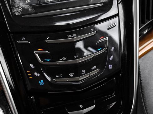 Used 2019 Cadillac Escalade ESV Premium Luxury RWD image 24