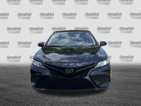 Used 2019 Toyota Camry SE FWD image 3