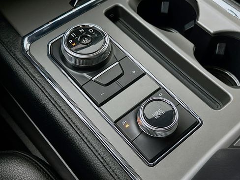 Used 2018 Ford Expedition XLT w/ Equipment Group 202A image 17