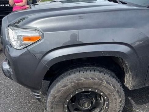 Used 2021 Toyota Tacoma SR AWD/4WD image 32
