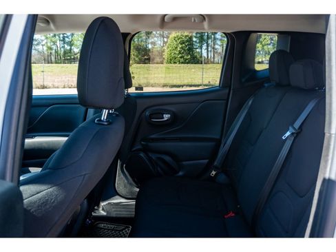 Used 2022 Jeep Renegade Latitude image 13