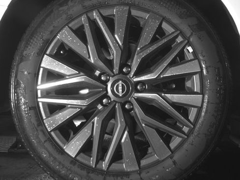 Used 2025 Nissan Altima 2.5 SV FWD image 15