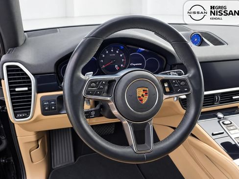 Used 2019 Porsche Cayenne w/ Premium Plus Package AWD/4WD image 10