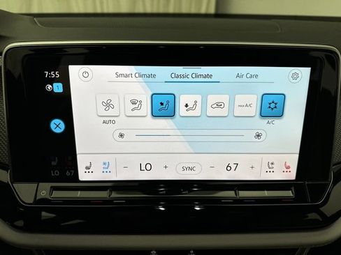 Certified 2025 Volkswagen Atlas Cross Sport SEL Premium R-Line AWD/4WD image 22