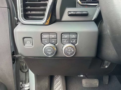 Used 2024 GMC Sierra 2500 Denali w/ Denali Reserve Package AWD/4WD image 30