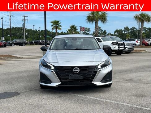 Used 2024 Nissan Altima 2.5 SV FWD image 8