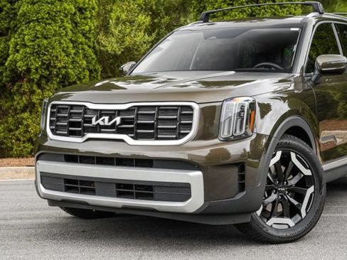 Used 2024 Kia Telluride S FWD image 2
