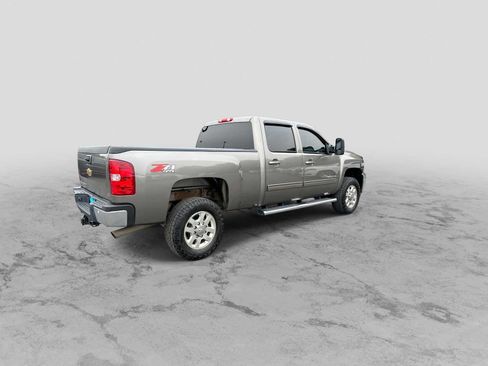 Used 2013 Chevrolet Silverado 2500 LTZ w/ LTZ Plus Package AWD/4WD image 8