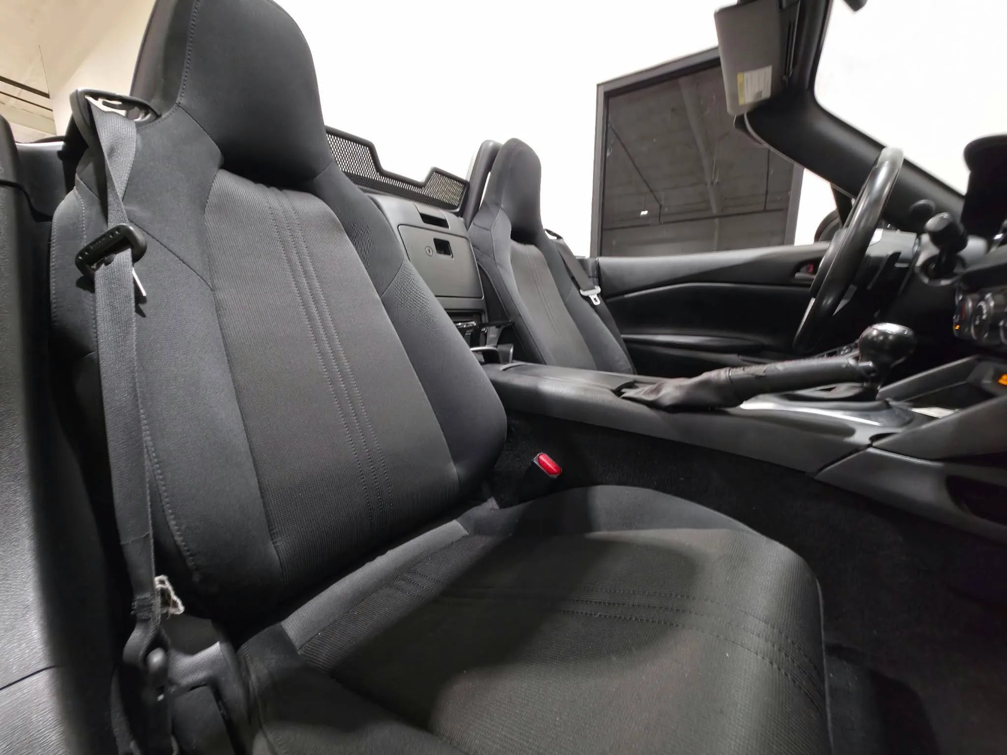 Used 2018 MAZDA MX-5 Miata Sport RWD image 12