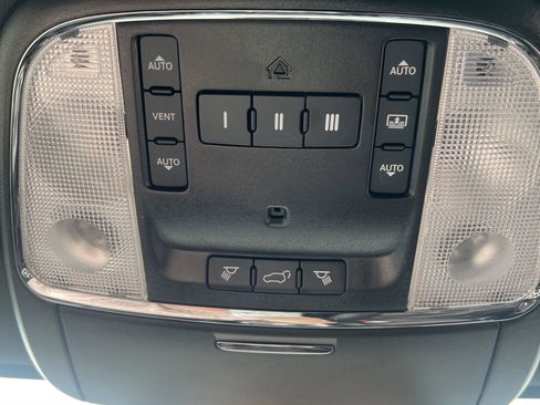 Used 2021 Jeep Grand Cherokee High Altitude AWD/4WD image 21