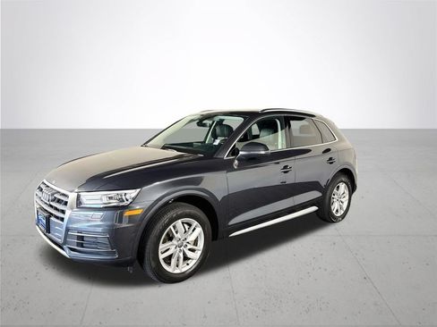 Used 2020 Audi Q5 2.0T Premium w/ Convenience Package AWD/4WD image 2