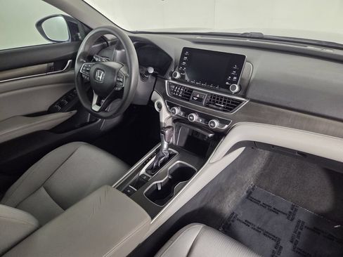 Used 2018 Honda Accord LX image 32