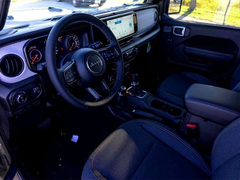 New 2026 Jeep Gladiator Sport image 10