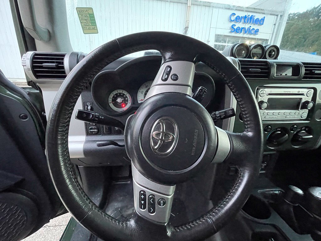 Used 2014 Toyota FJ Cruiser 4WD w/ Upgrade Package image 11