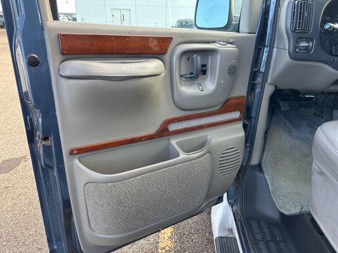 Used 1999 GMC Savana 1500 image 13