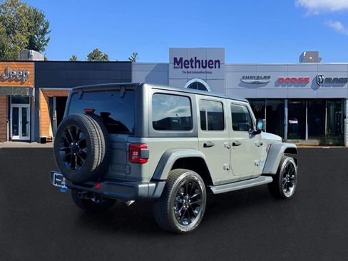 Used 2022 Jeep Wrangler Unlimited Sahara w/ Cold Weather Group AWD/4WD image 4