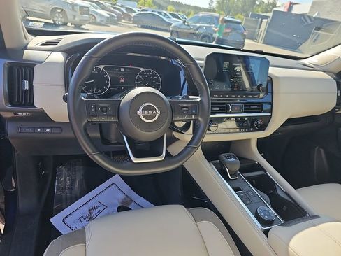 Used 2023 Nissan Pathfinder SL w/ SL Premium Package AWD/4WD image 22