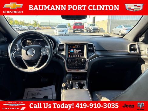 Used 2017 Jeep Grand Cherokee Limited RWD image 12