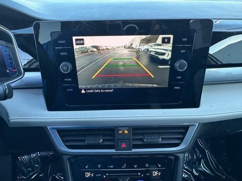 New 2026 Volkswagen Taos SEL image 36