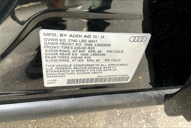 Used 2025 Audi Q4 e-tron Prestige AWD/4WD image 33