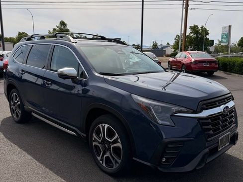 Used 2023 Subaru Ascent Limited w/ Technology Package AWD/4WD image 8