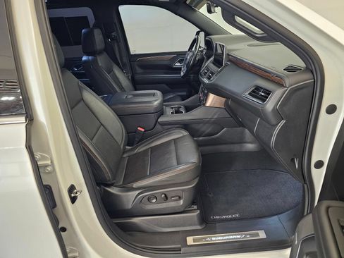 Used 2022 Chevrolet Suburban High Country w/ LPO, Illumination Package AWD/4WD image 25