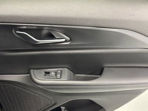 New 2025 Jeep Grand Cherokee Altitude image 32