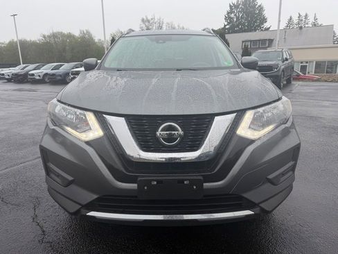 Used 2020 Nissan Rogue SV w/ Premium Package FWD image 11