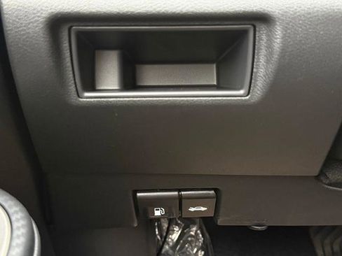 New 2025 Nissan Versa SR w/ Trunk Package image 24