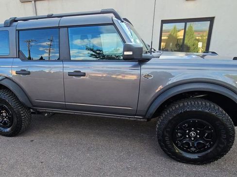 Used 2023 Ford Bronco Wildtrak image 9