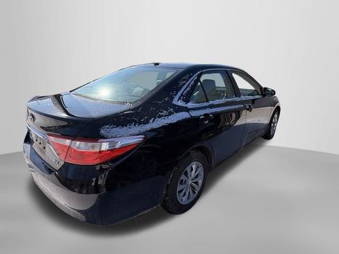 Used 2015 Toyota Camry LE image 8