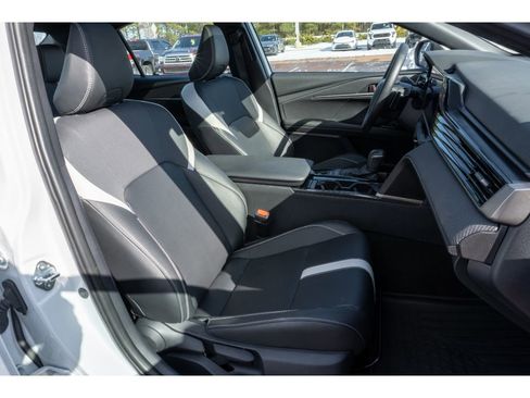 Used 2025 Toyota Camry SE image 19