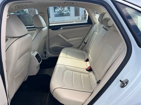 Used 2017 Volkswagen Passat 1.8T SE FWD image 15