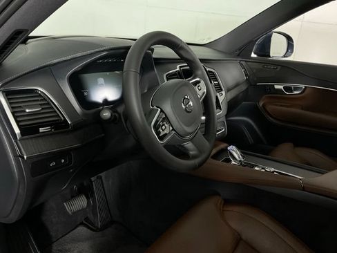 Certified 2024 Volvo XC90 T8 Ultimate AWD/4WD image 18